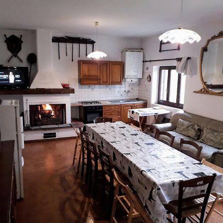 Agriturismo Calcinaia sul lago Villa Sansepolcro Esterno foto