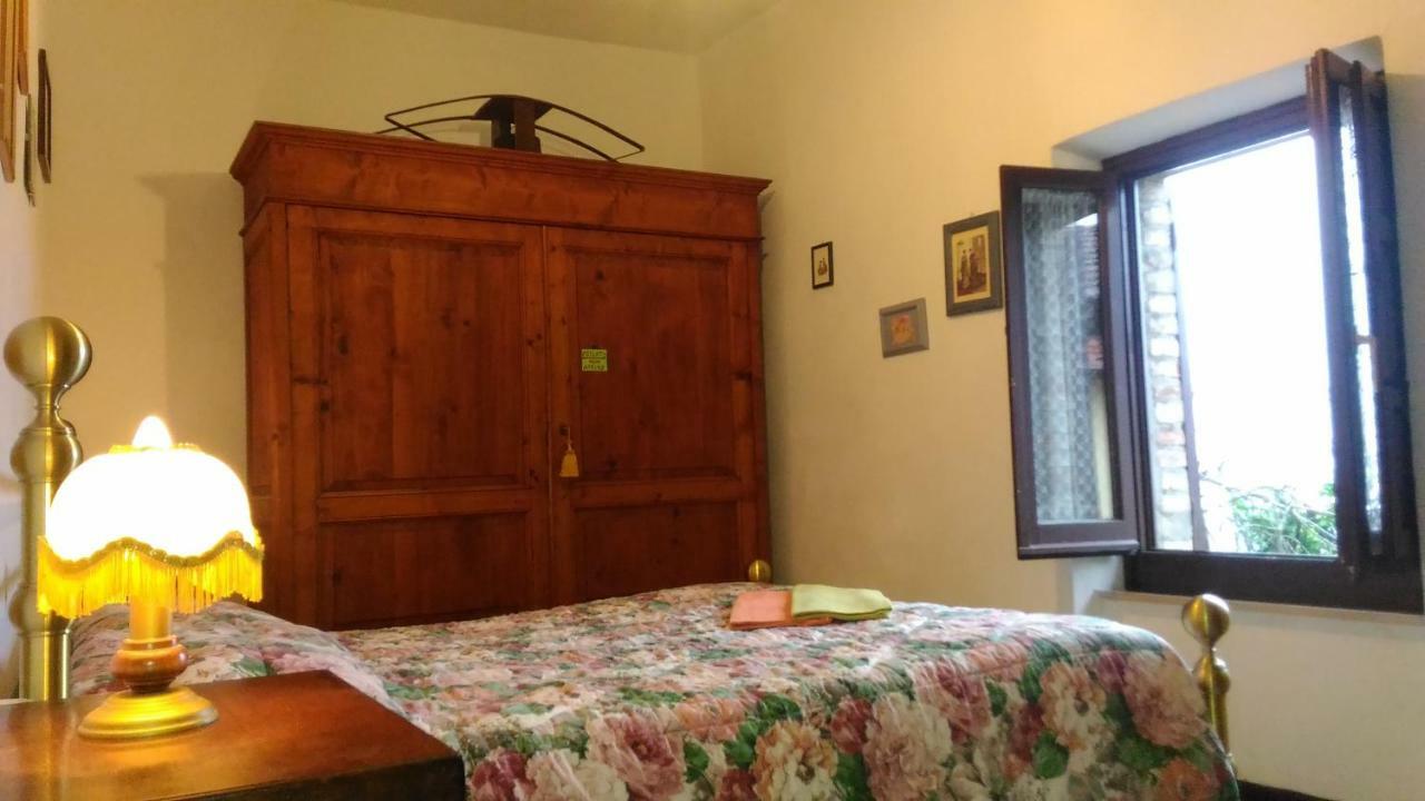 Agriturismo Calcinaia sul lago Villa Sansepolcro Esterno foto